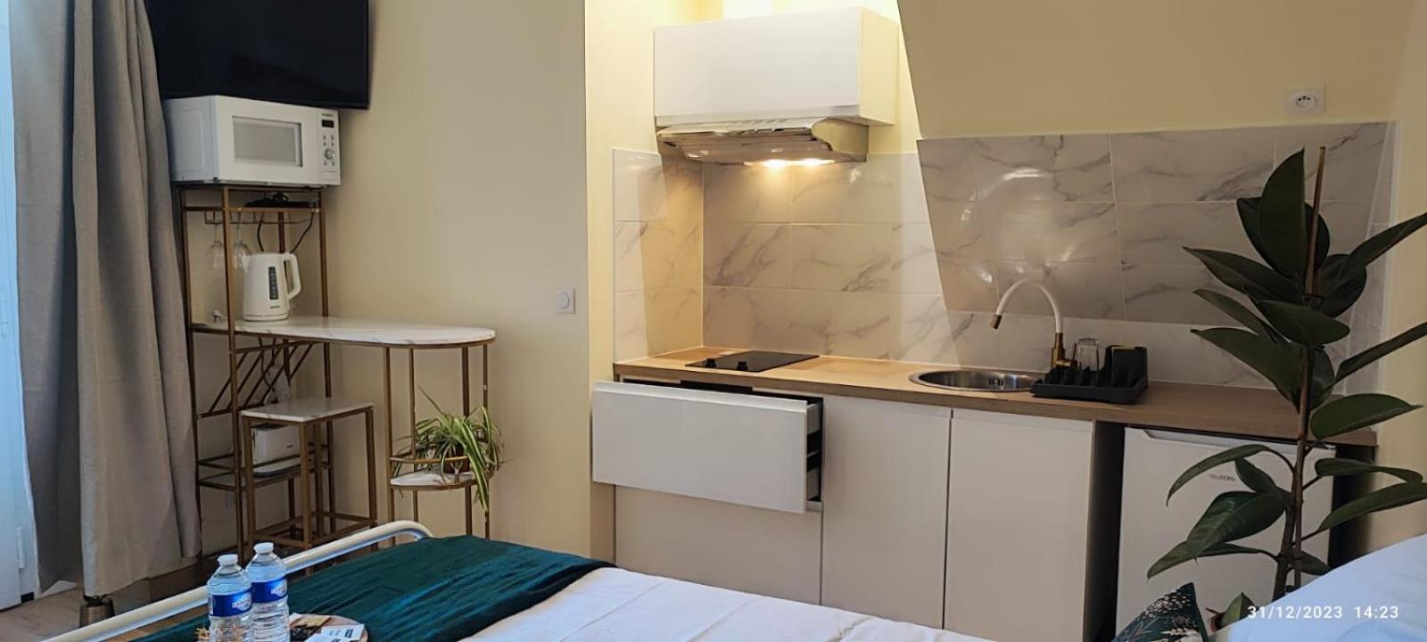 Le Cocoon Dore Poitiers Esterno foto