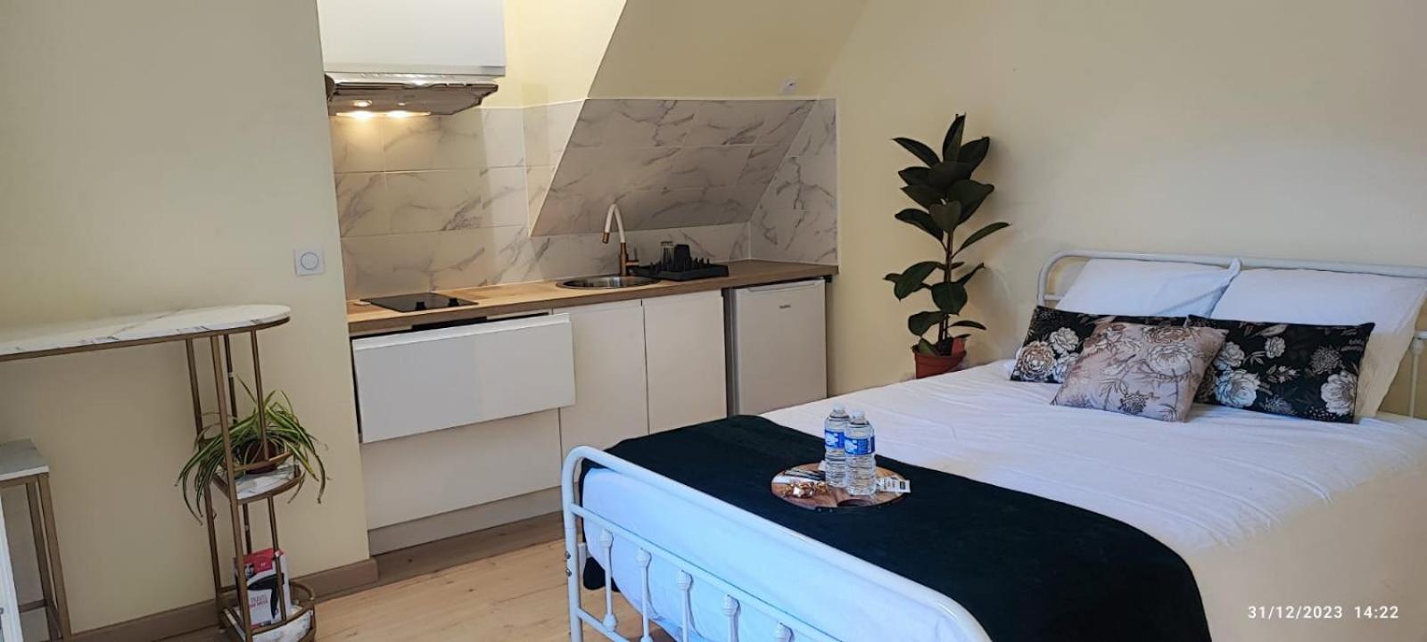Le Cocoon Dore Poitiers Esterno foto